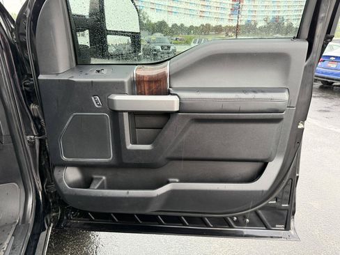 Used 2017 Ford F250 Platinum w/ Platinum Ultimate Package AWD/4WD image 22