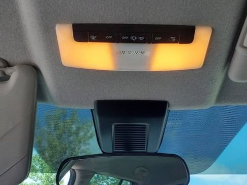 Used 2021 Nissan Kicks SV FWD image 32