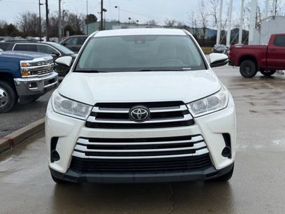 Used 2017 Toyota Highlander LE
