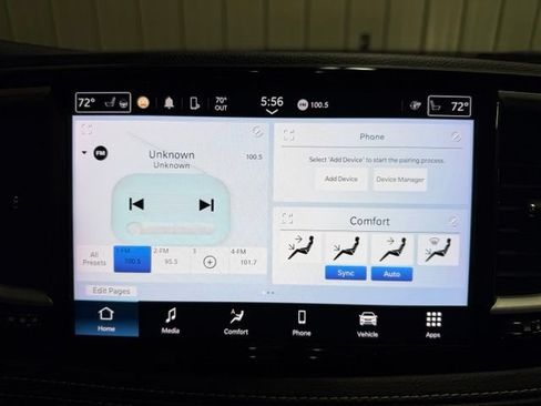 Used 2023 Chrysler Pacifica Touring-L FWD image 43