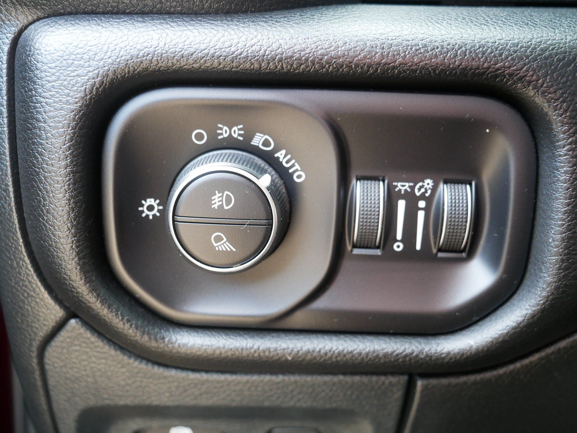 Used 2023 RAM 1500 Laramie AWD/4WD image 26