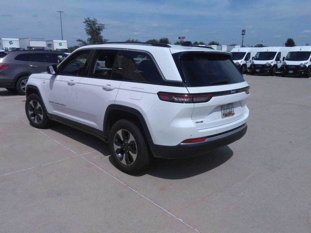Used 2024 Jeep Grand Cherokee Limited 4xe AWD/4WD image 4