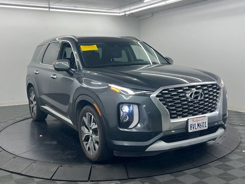 Used 2021 Hyundai Palisade Limited w/ Cargo Package AWD/4WD image 3