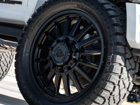 Used 2026 Ford F450 Platinum w/ Platinum Plus Package image 9