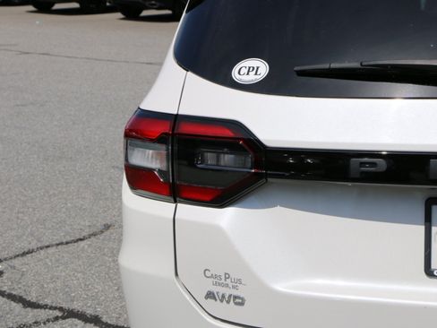 Used 2023 Honda Pilot Elite image 6