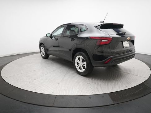 Used 2024 Chevrolet Trax LS FWD image 30