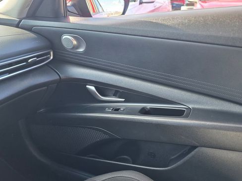 Certified 2022 Hyundai Elantra SEL FWD image 25