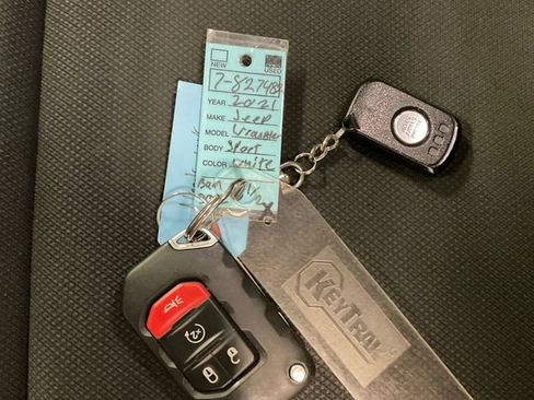 Used 2021 Jeep Wrangler Unlimited Sport AWD/4WD image 35