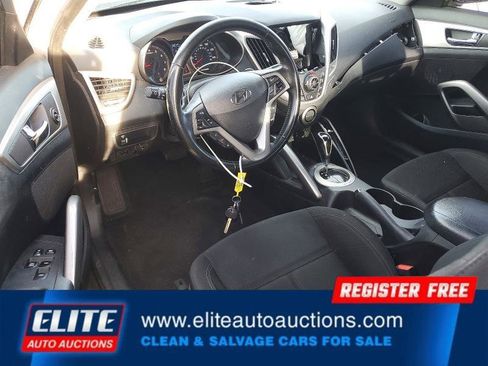 Used 2017 Hyundai Veloster image 16