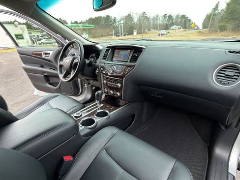 Used 2013 Nissan Pathfinder SL image 49