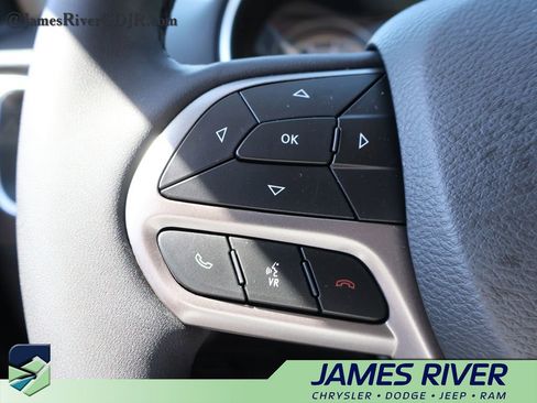 Used 2021 Jeep Cherokee Latitude Lux w/ Mopar Interior Package AWD/4WD image 25