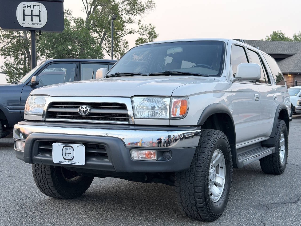 Used 1999 Toyota 4Runner SR5 w/ Upgrade Value Pkg 4 AWD/4WD image 3