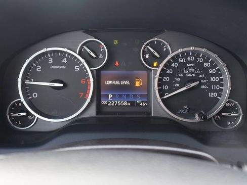 Used 2015 Toyota Tundra Limited w/ Limited Premium Package image 2