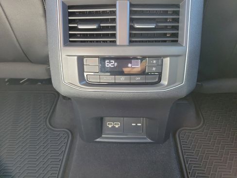 Used 2019 Volkswagen Atlas SEL image 18