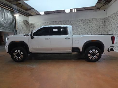 Used 2024 GMC Sierra 2500 Denali w/ Denali Reserve Package AWD/4WD image 5