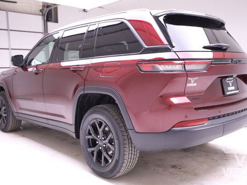 New 2026 Jeep Grand Cherokee Altitude AWD/4WD image 3