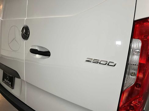 Used 2025 Mercedes-Benz Sprinter 2500 image 15