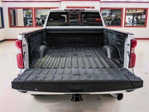 Used 2023 Chevrolet Silverado 2500 High Country w/ Z71 Off-Road Package image 8