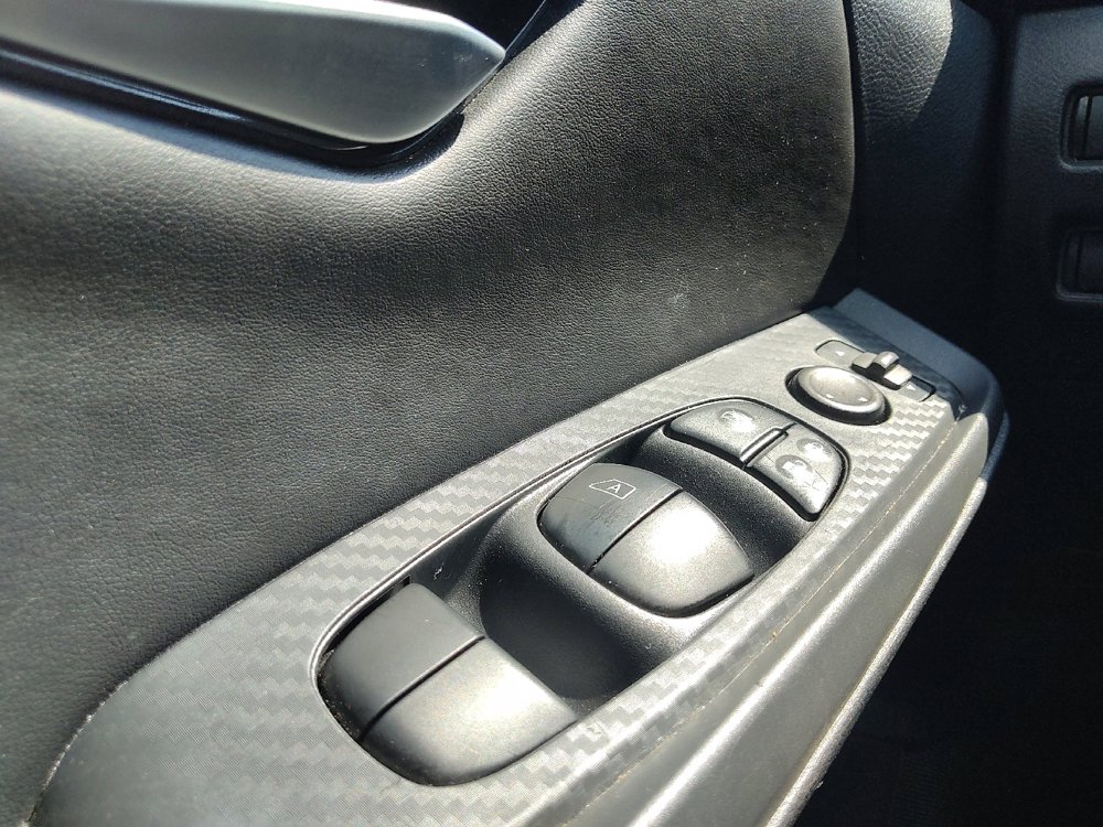 Used 2025 Nissan Sentra SV FWD image 27