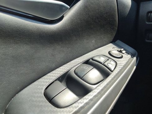Used 2025 Nissan Sentra SV FWD image 27