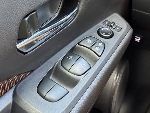 Used 2023 Nissan Kicks SR w/ Interior Electronics Package image 16