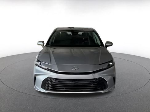 Used 2025 Toyota Camry LE image 16