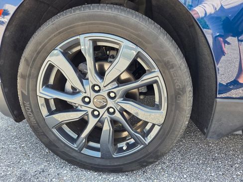 Used 2022 Chevrolet Equinox RS FWD image 8