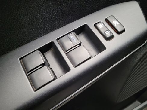 Used 2018 Toyota RAV4 XLE image 27