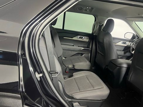 Used 2025 Ford Explorer Active image 32
