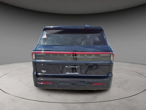 New 2027 Lincoln Navigator Reserve AWD/4WD image 7
