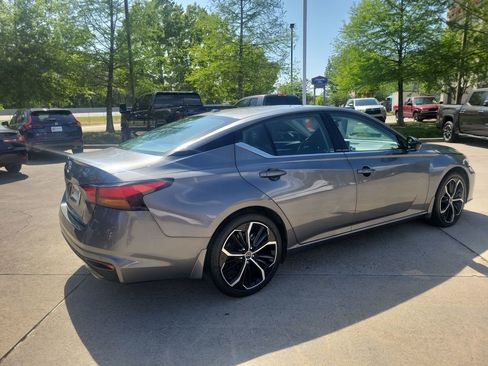 Used 2024 Nissan Altima 2.5 SR image 7