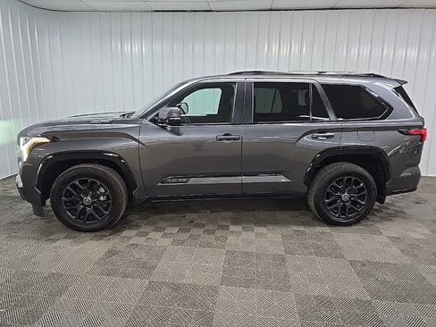 Used 2024 Toyota Sequoia Platinum AWD/4WD image 5