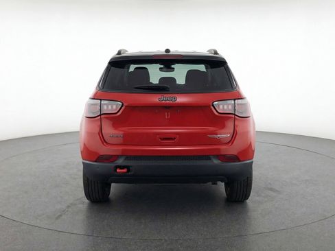 Used 2025 Jeep Compass Trailhawk image 7