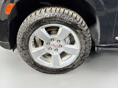 Used 2021 GMC Yukon Denali w/ Denali Premium Package AWD/4WD image 38