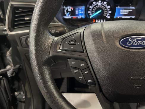 Used 2022 Ford Edge SE w/ Black Appearance Package image 18