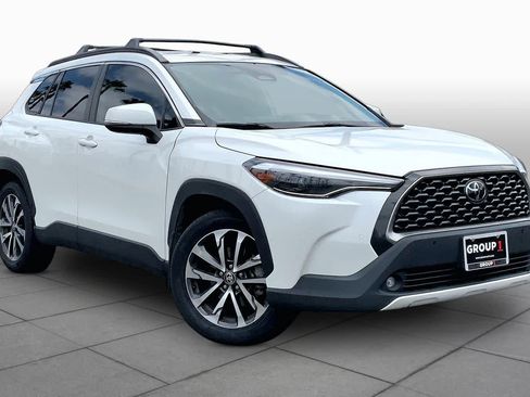 Certified 2023 Toyota Corolla Cross XLE w/ Convenience Package FWD image 2