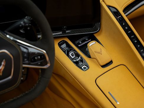 Used 2022 Chevrolet Corvette Stingray Premium Cpe w/ Z51 Performance Package RWD image 53