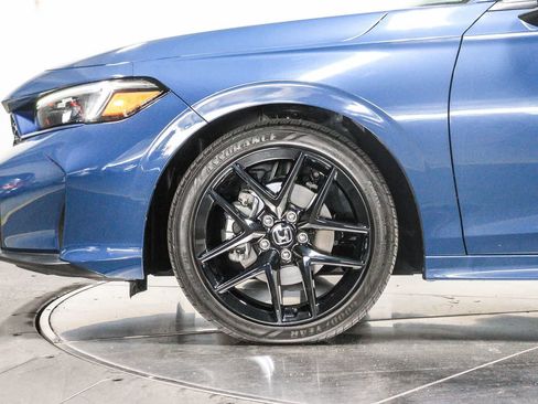 Used 2025 Honda Civic Sport image 9