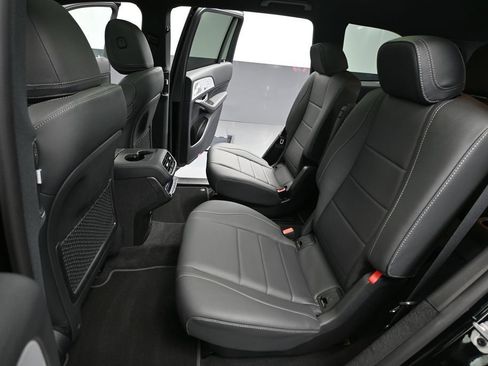 Used 2026 Mercedes-Benz GLS 450 4MATIC image 33