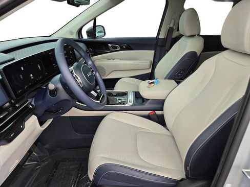 Used 2025 Kia Carnival SX Prestige FWD image 18