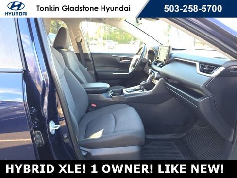 Used 2020 Toyota RAV4 XLE image 22