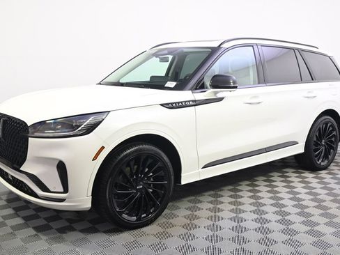 New 2026 Lincoln Aviator Reserve image 2