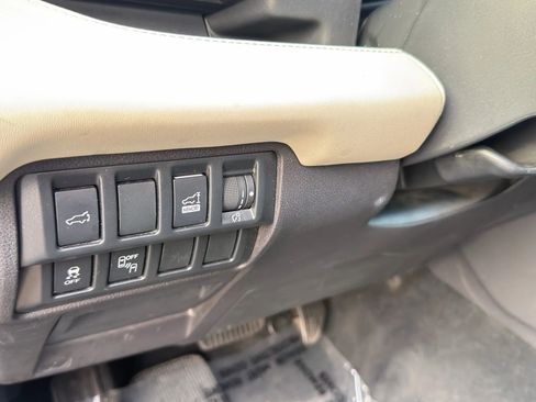 Used 2019 Subaru Ascent Limited w/ Popular Package #3 image 19