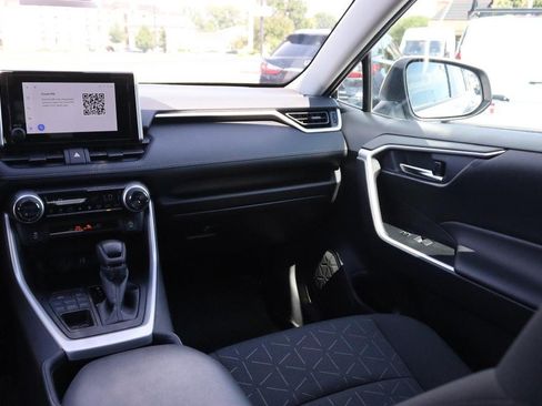Used 2024 Toyota RAV4 XLE AWD/4WD image 26