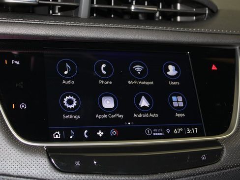 New 2025 Cadillac XT5 Luxury image 9