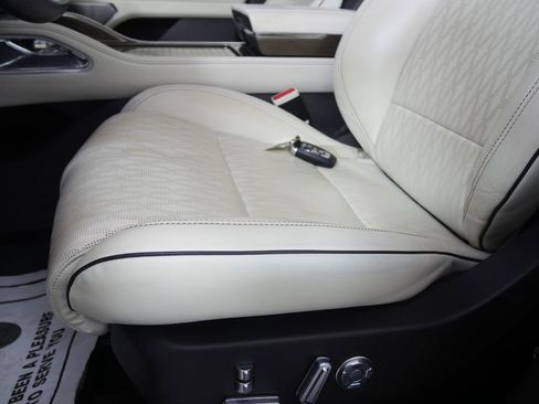 Used 2024 Lincoln Nautilus Black Label image 10