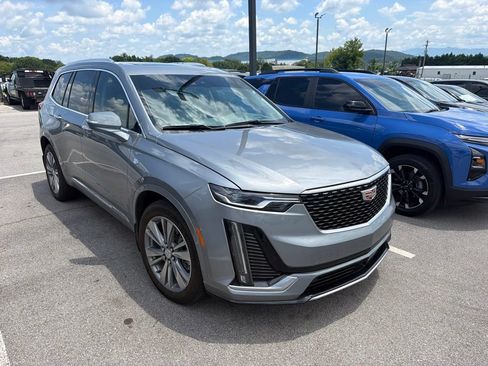Used 2025 Cadillac XT6 Premium Luxury w/ Technology Package AWD/4WD image 2