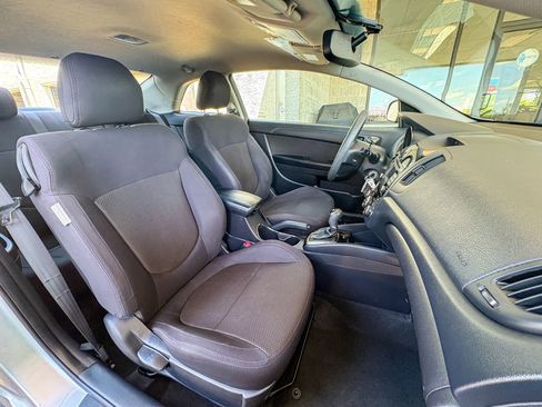 Used 2012 Kia Forte Koup EX FWD image 23