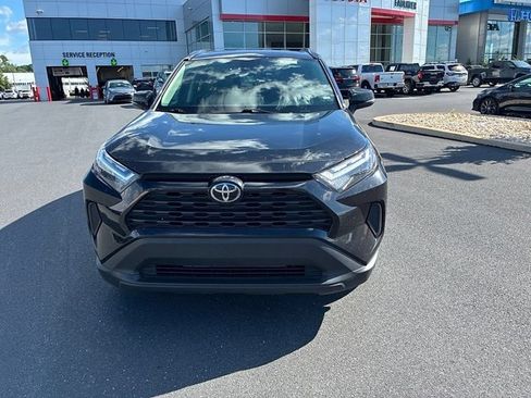Used 2025 Toyota RAV4 XLE AWD/4WD image 18