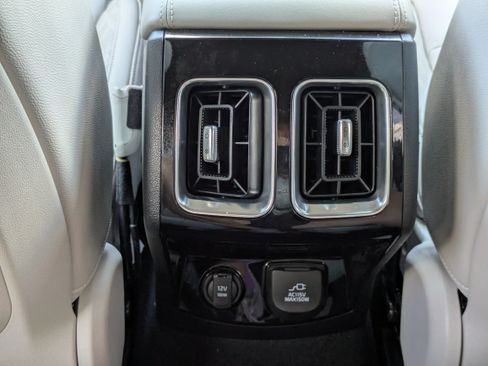 Certified 2025 Kia Sorento SX Prestige AWD/4WD image 36
